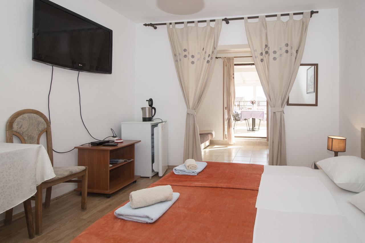 Rooms And Apartments Palma B&B Медулин Екстер'єр фото